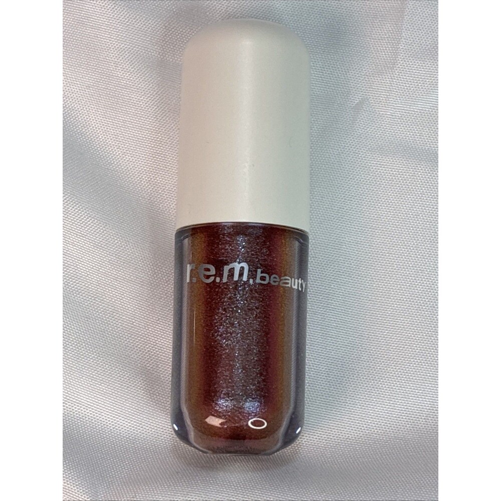 R.E.M. BEAUTY Liquid Eyeshadow Shade Siren